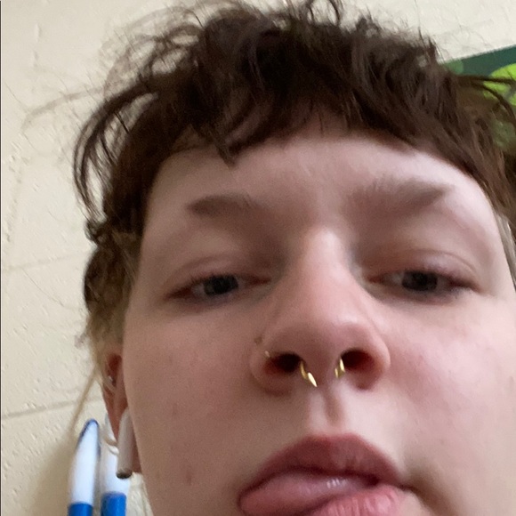 Meet your Posher, Eden - Picture 1 of 1